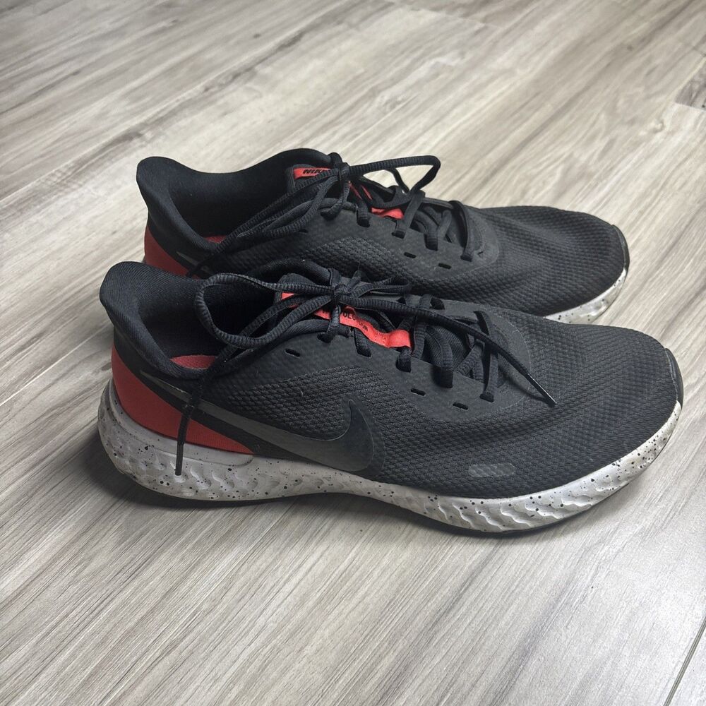 Nike Revolution 5  Running  Shoes Black Anthracite Red-BQ3204 003 CLEAN Size 11